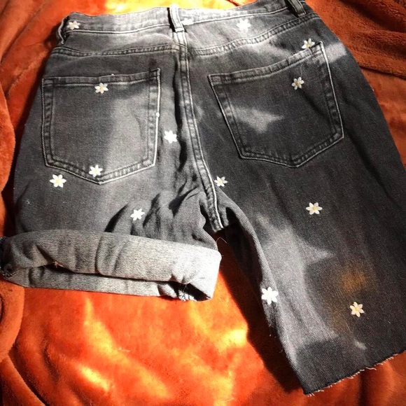Pacsun Daisy Jean Shorts Floral - Picture 1 of 5